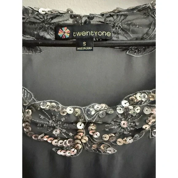Twenty One Grey Beaded Sequin Shift Dress Sheer Overlay Cap Sleeve Small - Picture 6 of 8